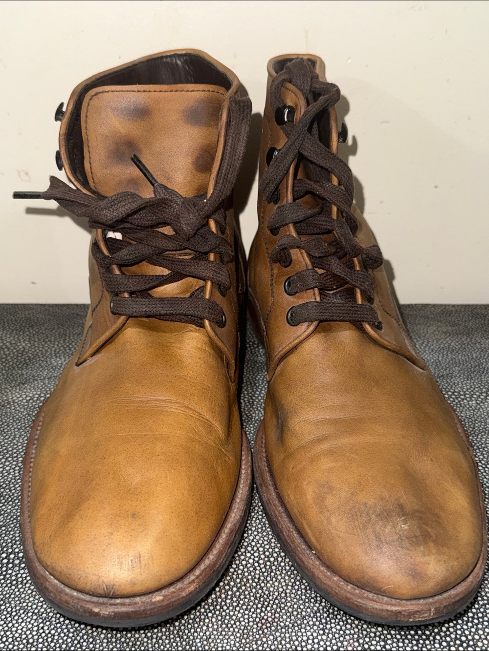 Magnanni Tan-Brown Leather Men's Chukka Boots with Dark Brown Laces